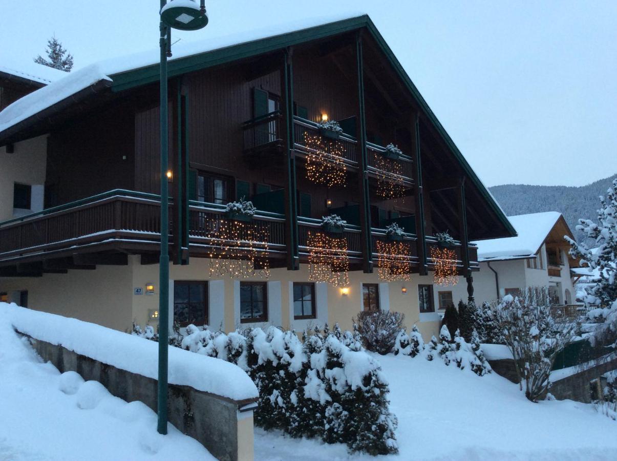 Hotel Panorama Garni Ingrid Toblach Exterior foto