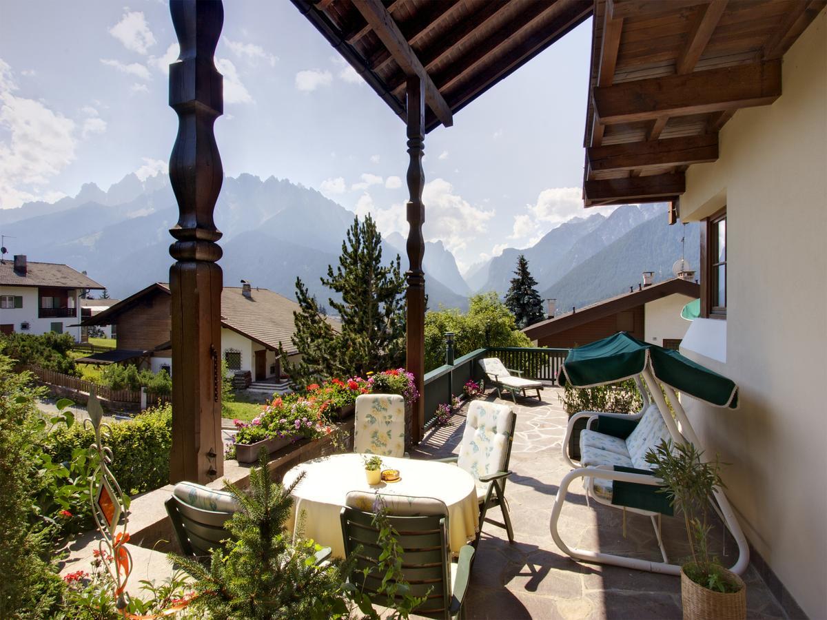 Hotel Panorama Garni Ingrid Toblach Exterior foto